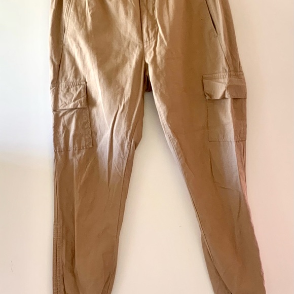 ASOS men’s Khaki Cargo pants with jogger hems Multiple pockets elasticized waist - Picture 3 of 11